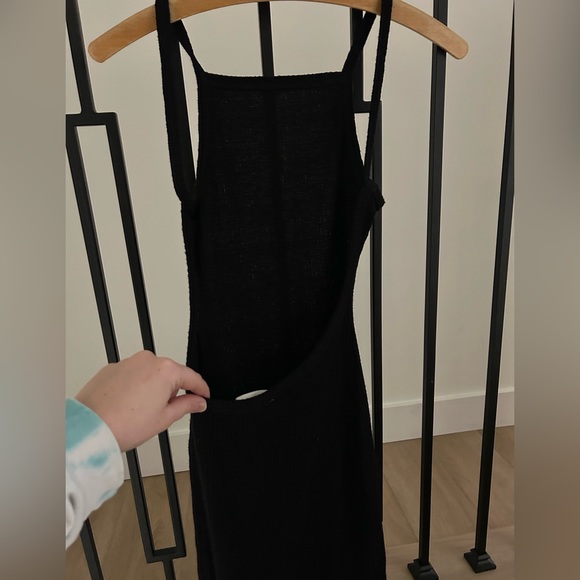 Community backless dress - Picture 4 of 4